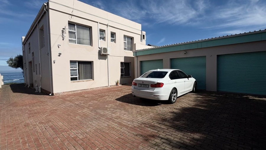 5 Bedroom Property for Sale in Sandbaai Western Cape